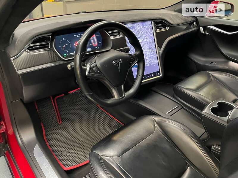 Ліфтбек Tesla Model S 2016 в Києві