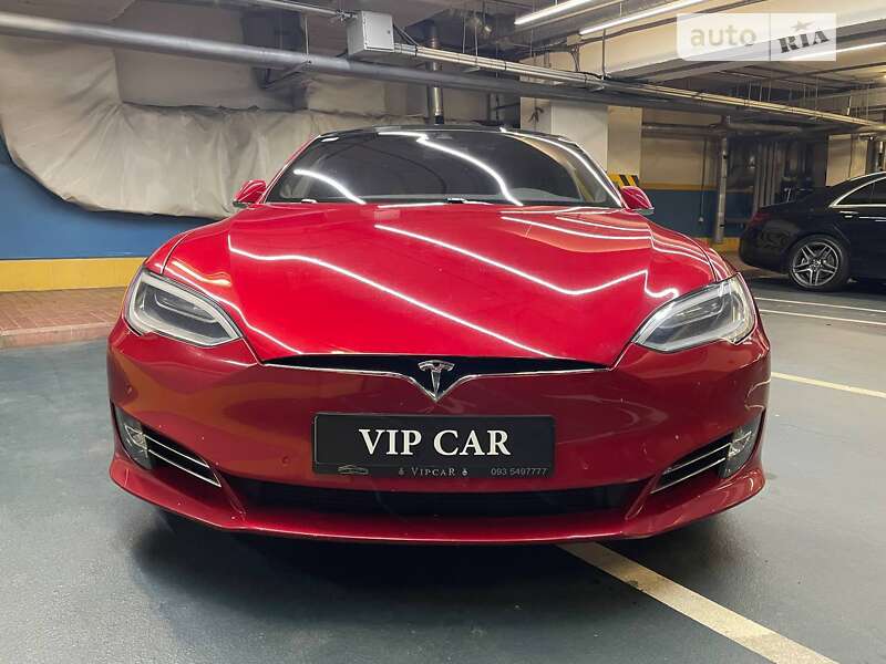 Ліфтбек Tesla Model S 2016 в Києві