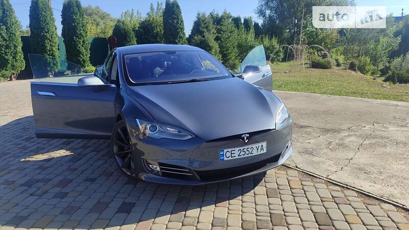 Ліфтбек Tesla Model S 2012 в Чернівцях