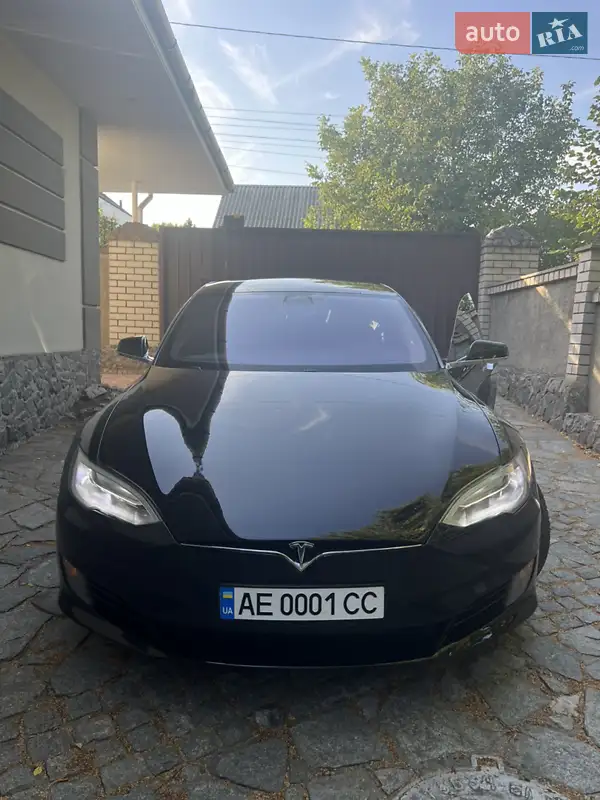 Tesla Model S 2017