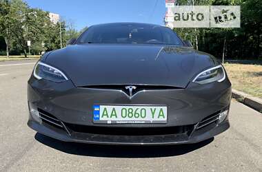 Ліфтбек Tesla Model S 2016 в Києві