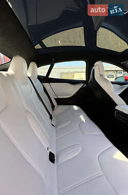 Лифтбек Tesla Model S 2017 в 