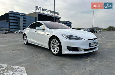 Ліфтбек Tesla Model S 2017 в Києві