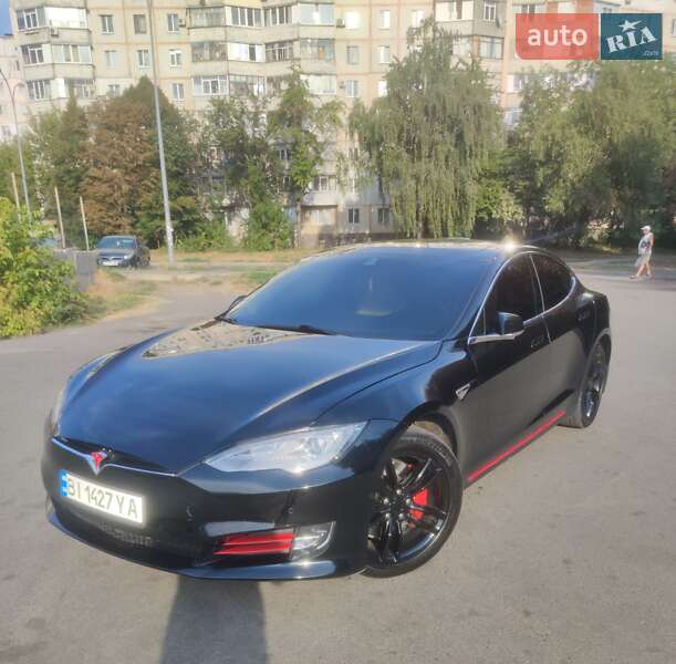 Лифтбек Tesla Model S 2015 в Полтаве