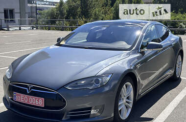 Ліфтбек Tesla Model S 2014 в Києві