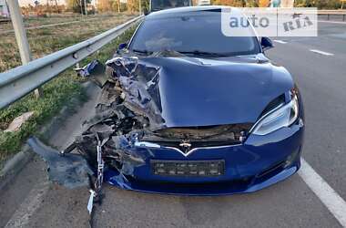 Ліфтбек Tesla Model S 2016 в Одесі