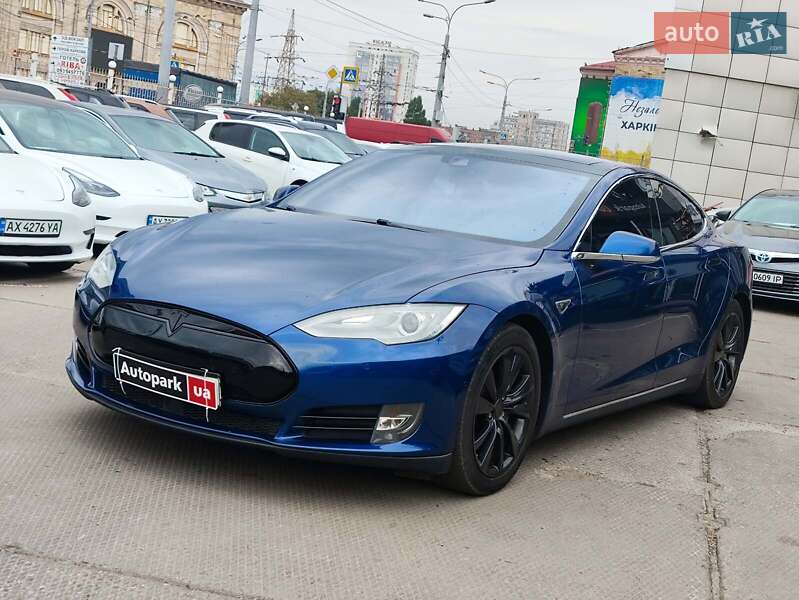 Лифтбек Tesla Model S 2015 в Харькове