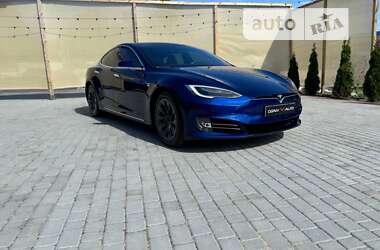 Ліфтбек Tesla Model S 2019 в Вінниці