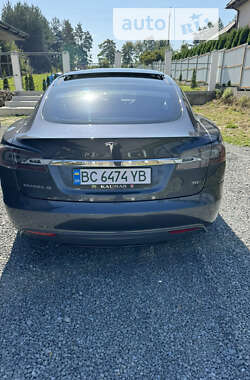 Лифтбек Tesla Model S 2016 в Львове