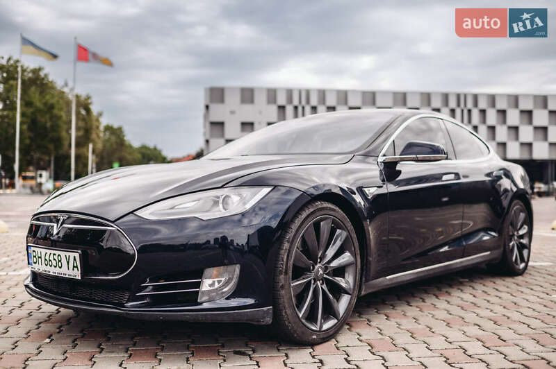 Ліфтбек Tesla Model S 2013 в Одесі