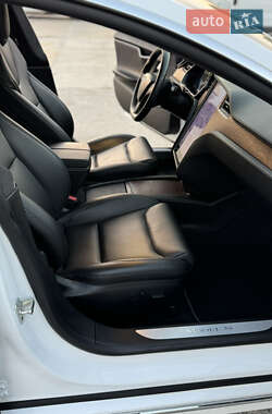 Лифтбек Tesla Model S 2020 в 