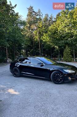 Лифтбек Tesla Model S 2016 в Сарнах