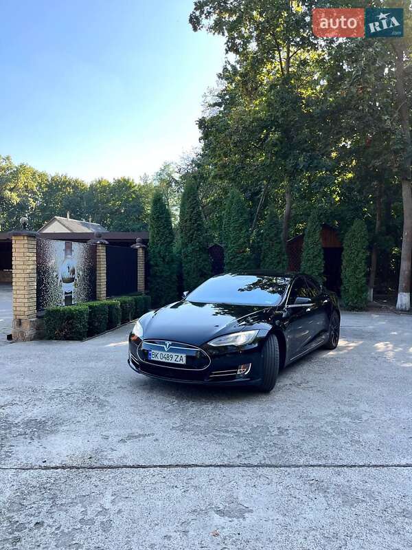 Лифтбек Tesla Model S 2016 в Сарнах фото 9 Лифтбек Tesla Model S 2016 в Сарнах