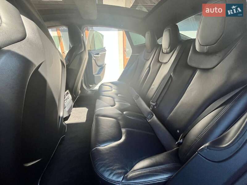 Лифтбек Tesla Model S 2016 в Сарнах фото 10 Лифтбек Tesla Model S 2016 в Сарнах