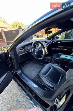 Лифтбек Tesla Model S 2016 в Сарнах фото 16 Лифтбек Tesla Model S 2016 в Сарнах