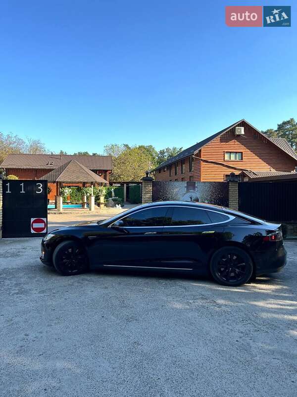 Лифтбек Tesla Model S 2016 в Сарнах фото 17 Лифтбек Tesla Model S 2016 в Сарнах