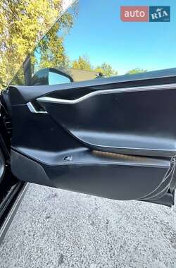 Лифтбек Tesla Model S 2016 в Сарнах фото 34 Лифтбек Tesla Model S 2016 в Сарнах