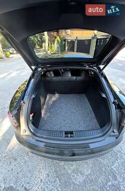 Лифтбек Tesla Model S 2016 в Сарнах
