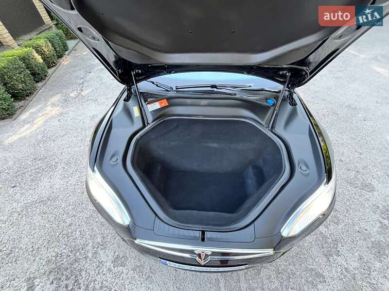 Лифтбек Tesla Model S 2016 в Сарнах фото 38 Лифтбек Tesla Model S 2016 в Сарнах