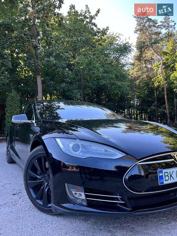 Лифтбек Tesla Model S 2016 в Сарнах фото 37 Лифтбек Tesla Model S 2016 в Сарнах