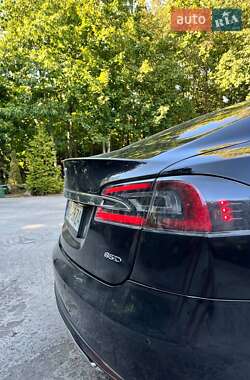 Лифтбек Tesla Model S 2016 в Сарнах