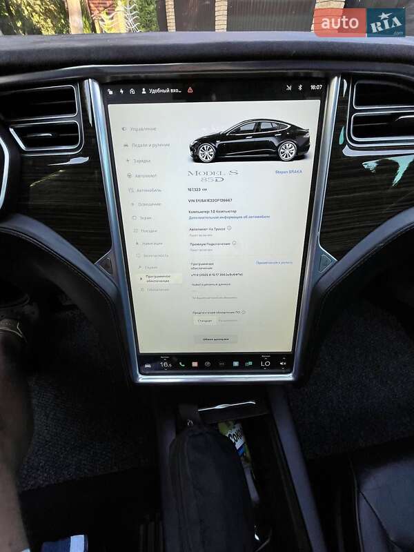 Лифтбек Tesla Model S 2016 в Сарнах