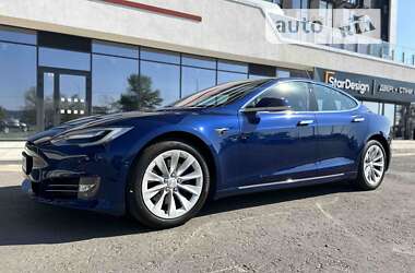 Лифтбек Tesla Model S 2017 в Киеве