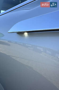 Лифтбек Tesla Model S 2013 в Стрые