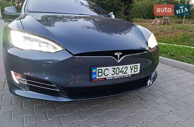 Лифтбек Tesla Model S 2019 в Трускавце