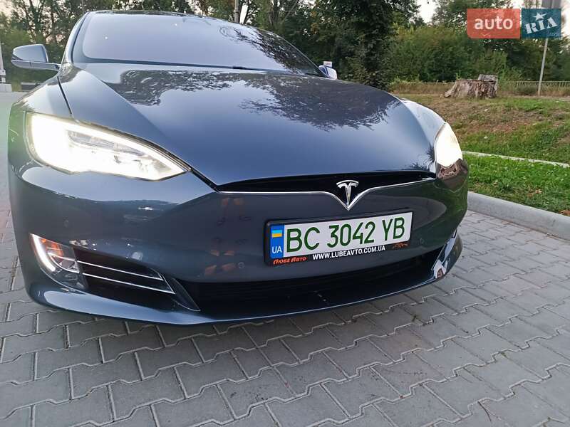 Ліфтбек Tesla Model S 2019 в Трускавці