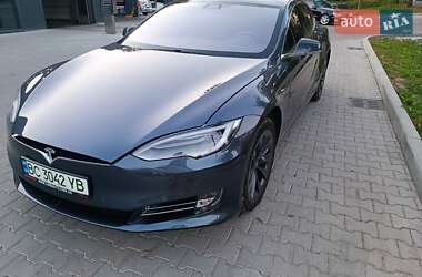 Лифтбек Tesla Model S 2019 в Трускавце