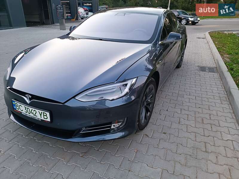 Ліфтбек Tesla Model S 2019 в Трускавці