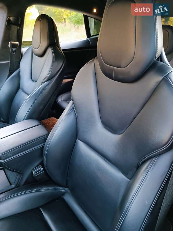 Ліфтбек Tesla Model S 2019 в Трускавці