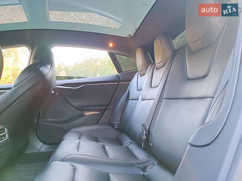 Ліфтбек Tesla Model S 2019 в Трускавці