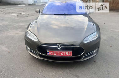 Лифтбек Tesla Model S 2016 в Хмельницком