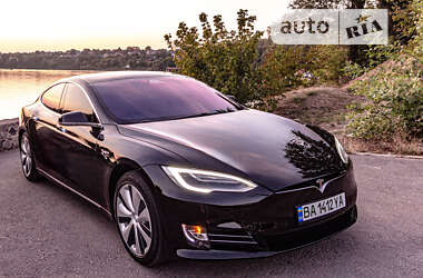 Лифтбек Tesla Model S 2020 в Кропивницком