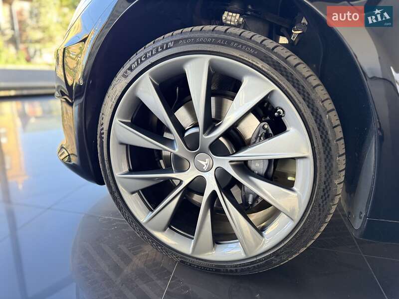 Лифтбек Tesla Model S 2020 в Одессе