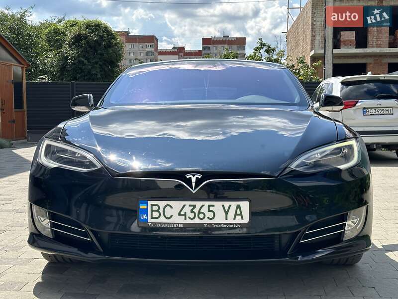 Ліфтбек Tesla Model S 2018 в Львові