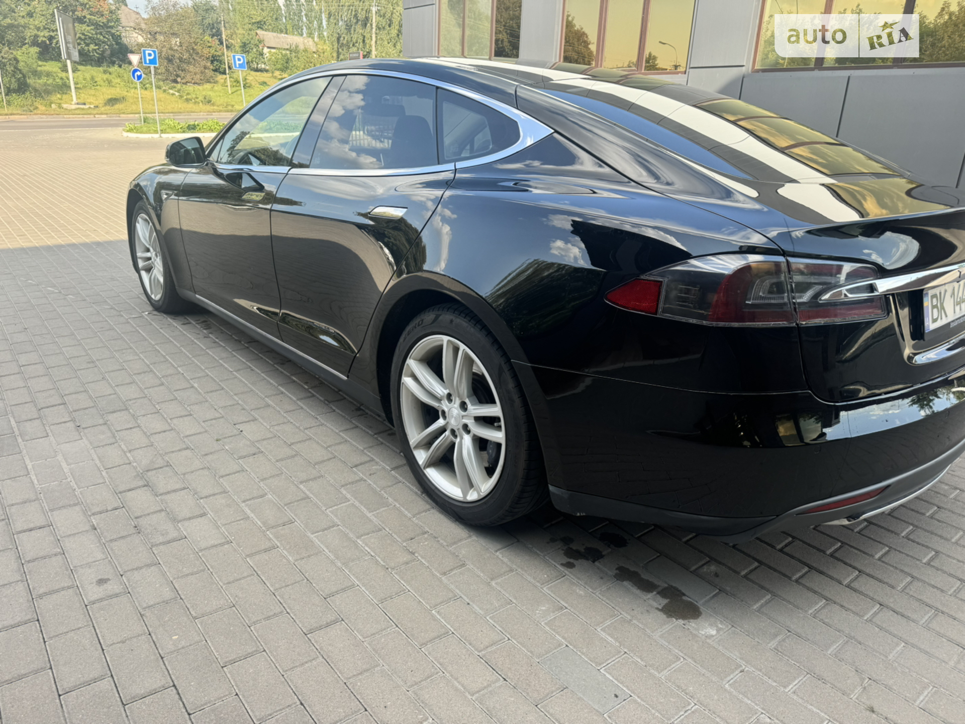 2014 Tesla Model S - мініатюра 12