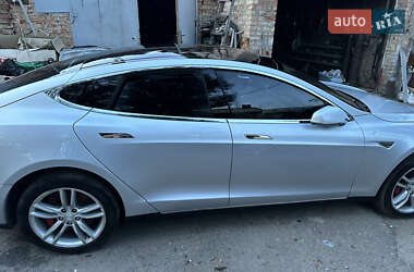 Лифтбек Tesla Model S 2014 в Запорожье