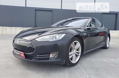 Ліфтбек Tesla Model S 2015 в Львові