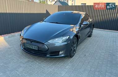 Лифтбек Tesla Model S 2015 в 