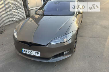 Ліфтбек Tesla Model S 2015 в Києві