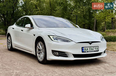 Лифтбек Tesla Model S 2016 в Киеве