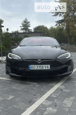 Ліфтбек Tesla Model S 2016 в Ужгороді