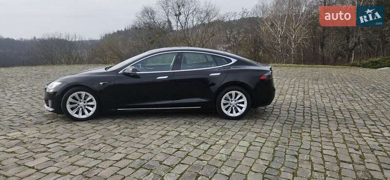 Ліфтбек Tesla Model S 2016 в Києві фото 7 Ліфтбек Tesla Model S 2016 в Києві