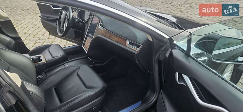 Ліфтбек Tesla Model S 2016 в Києві фото 12 Ліфтбек Tesla Model S 2016 в Києві