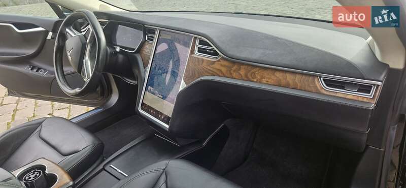 Ліфтбек Tesla Model S 2016 в Києві фото 19 Ліфтбек Tesla Model S 2016 в Києві