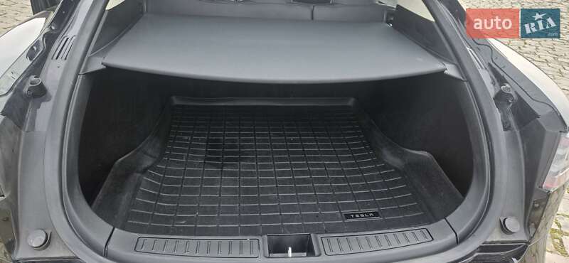Лифтбек Tesla Model S 2016 в Киеве фото 21 Лифтбек Tesla Model S 2016 в Киеве