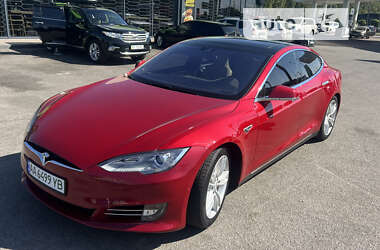 Лифтбек Tesla Model S 2016 в Киеве